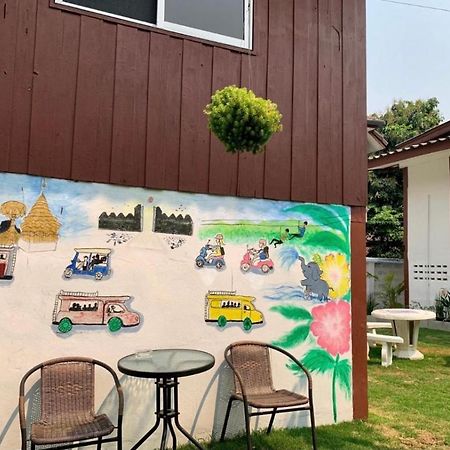 Wooden Hostel Chiang Mai Exterior photo